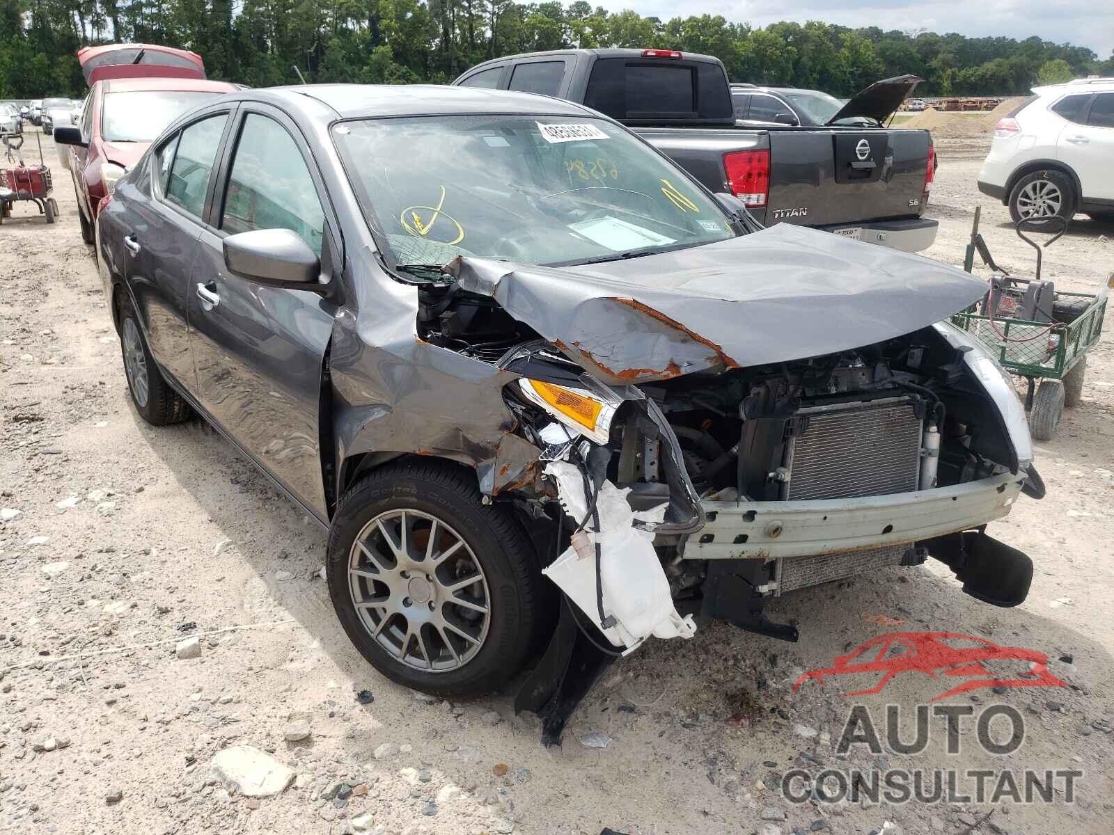 NISSAN VERSA 2018 - 3N1CN7AP4JL819121