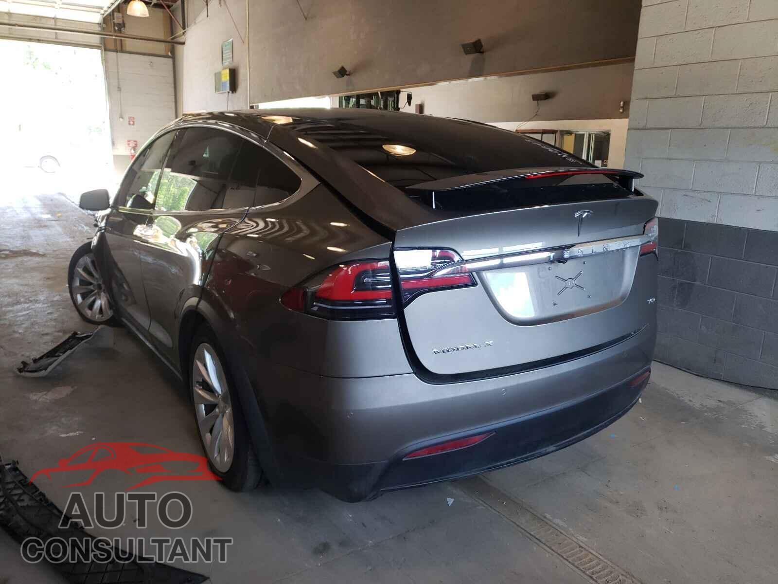 TESLA MODEL X 2016 - 5YJXCBE26GF010703