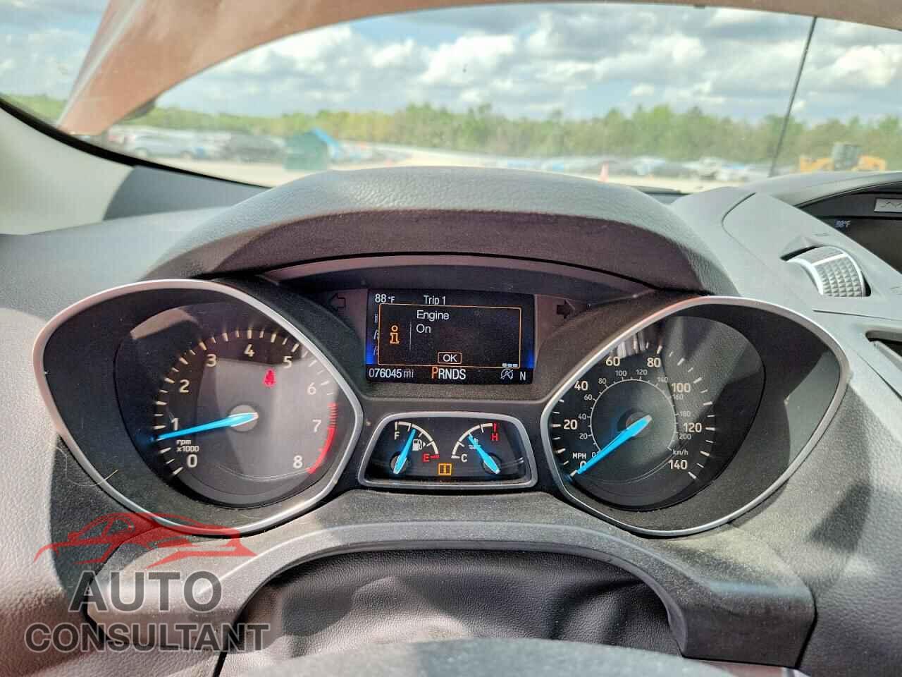 FORD ESCAPE 2017 - 1FMCU0GD3HUB65096