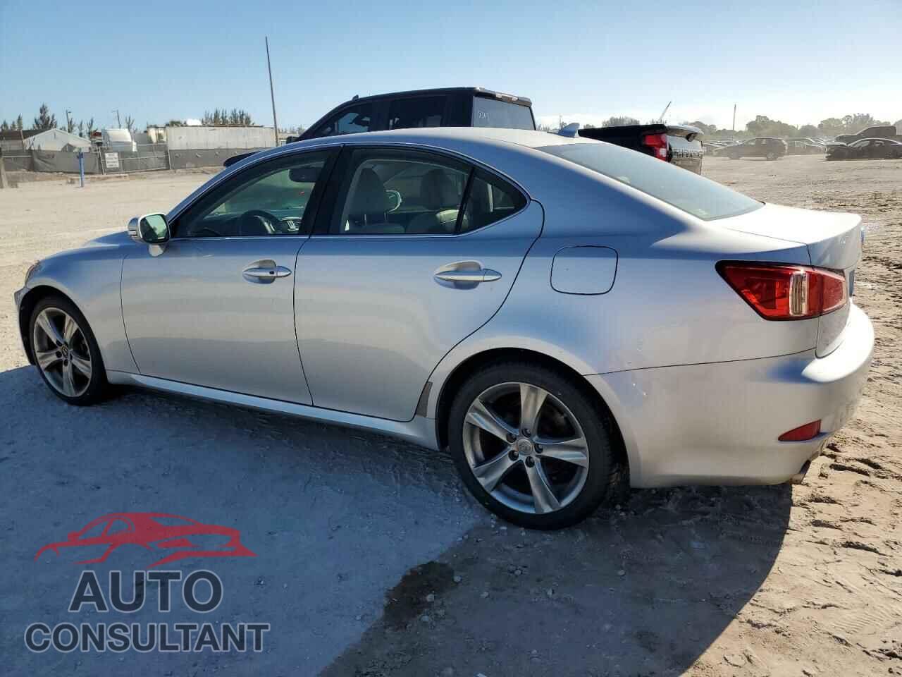 LEXUS IS 2011 - JTHBF5C20B5135808