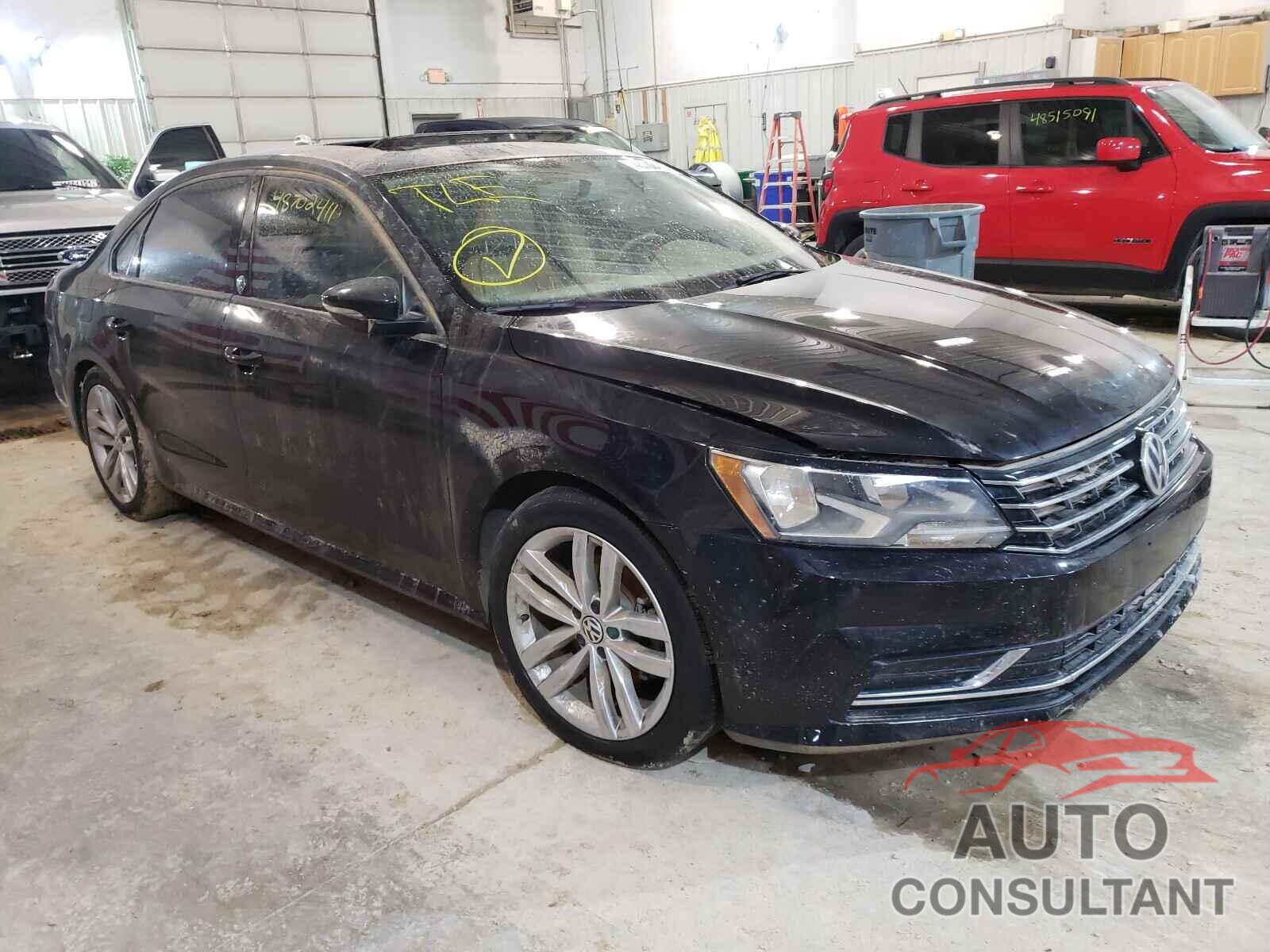 VOLKSWAGEN PASSAT 2019 - 1VWLA7A33KC014212