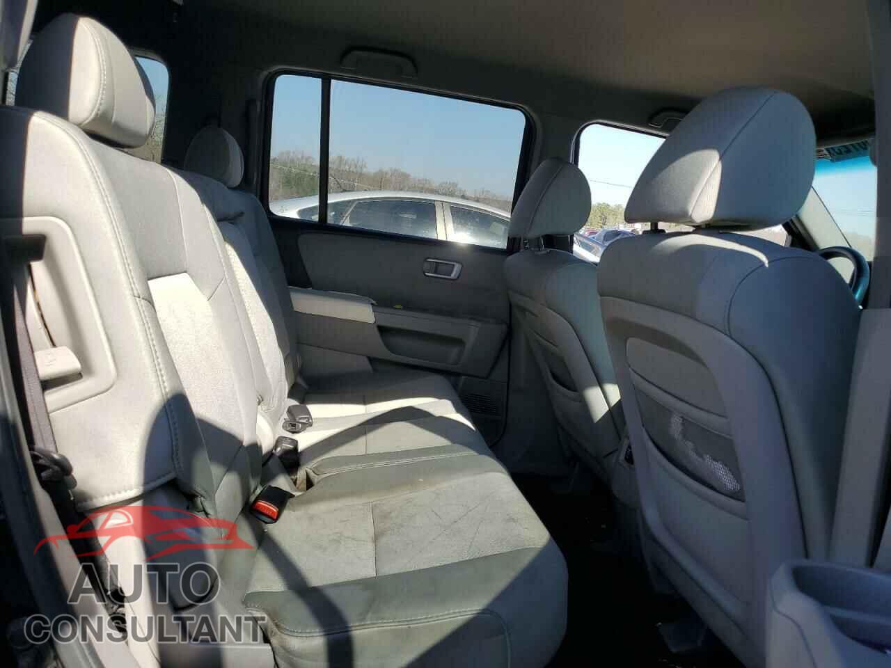 HONDA PILOT 2011 - 5FNYF3H22BB015340