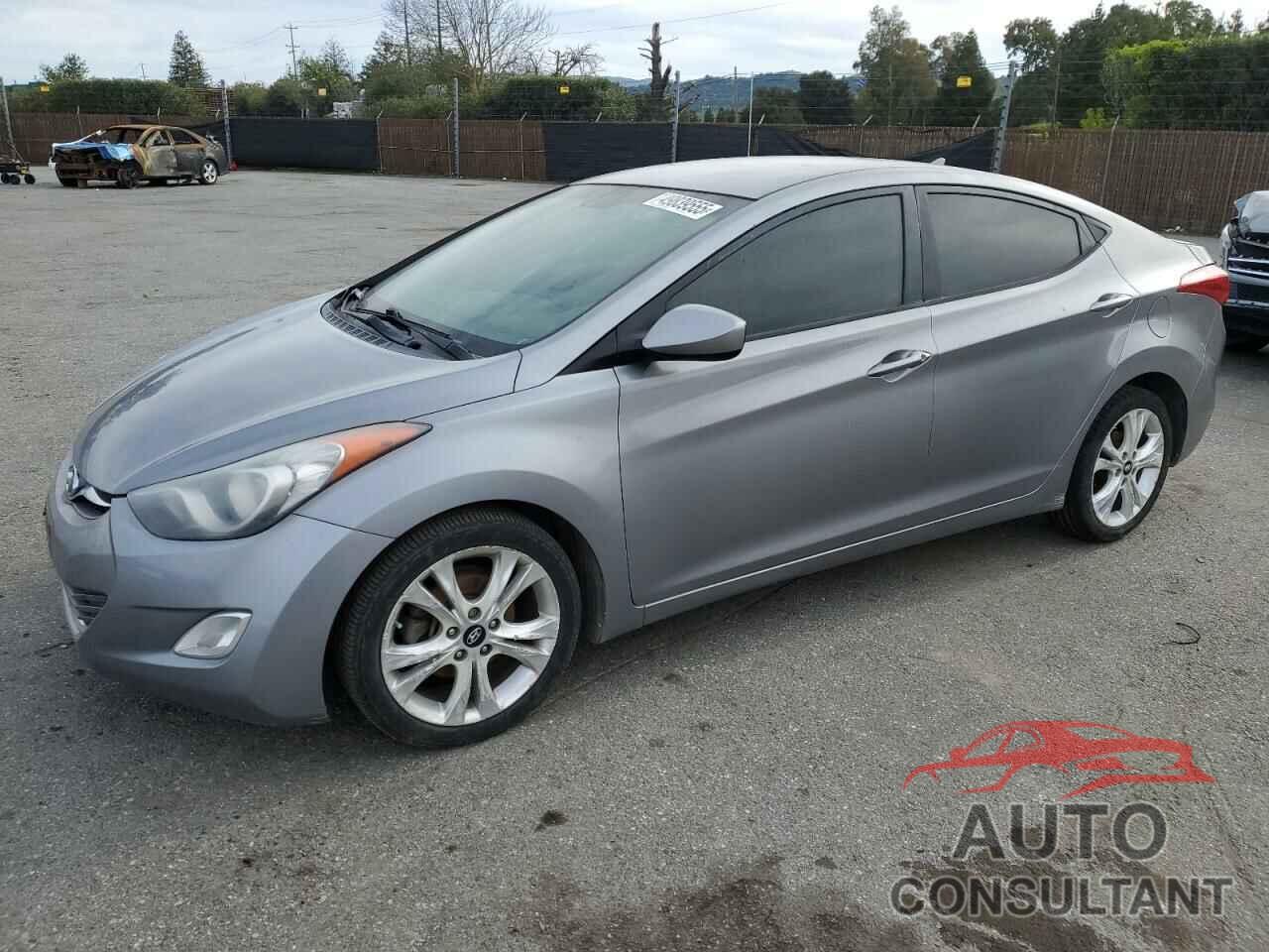 HYUNDAI ELANTRA 2013 - KMHDH4AE7DU711751