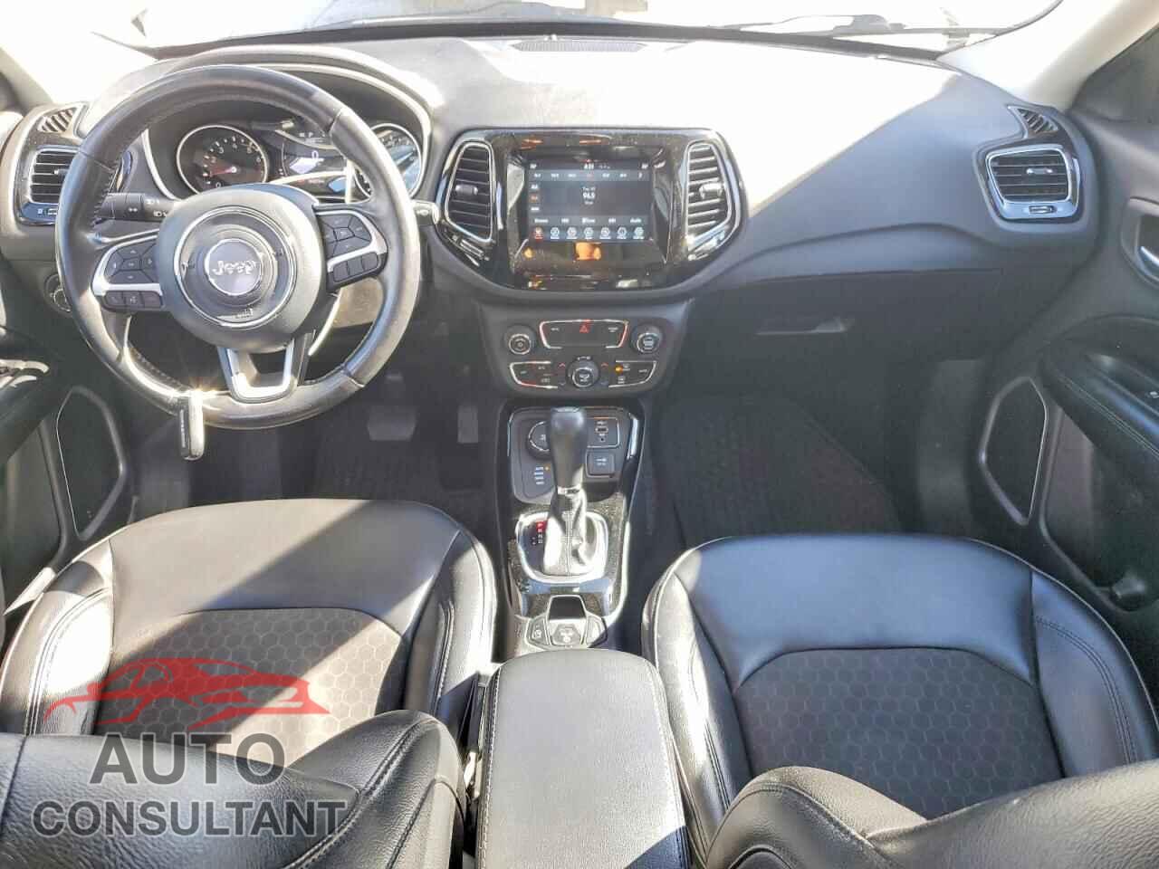 JEEP COMPASS 2020 - 3C4NJDBB9LT116510