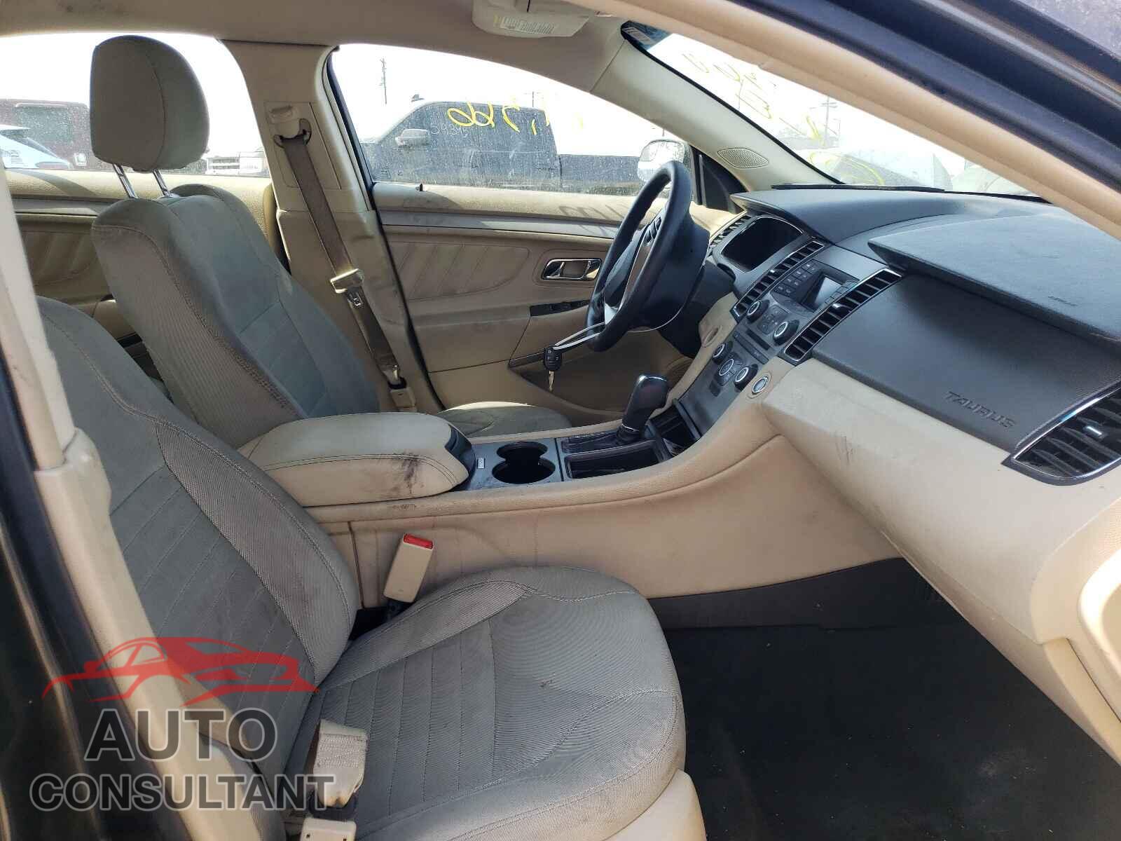 FORD TAURUS 2017 - 1FAHP2D84HG105756