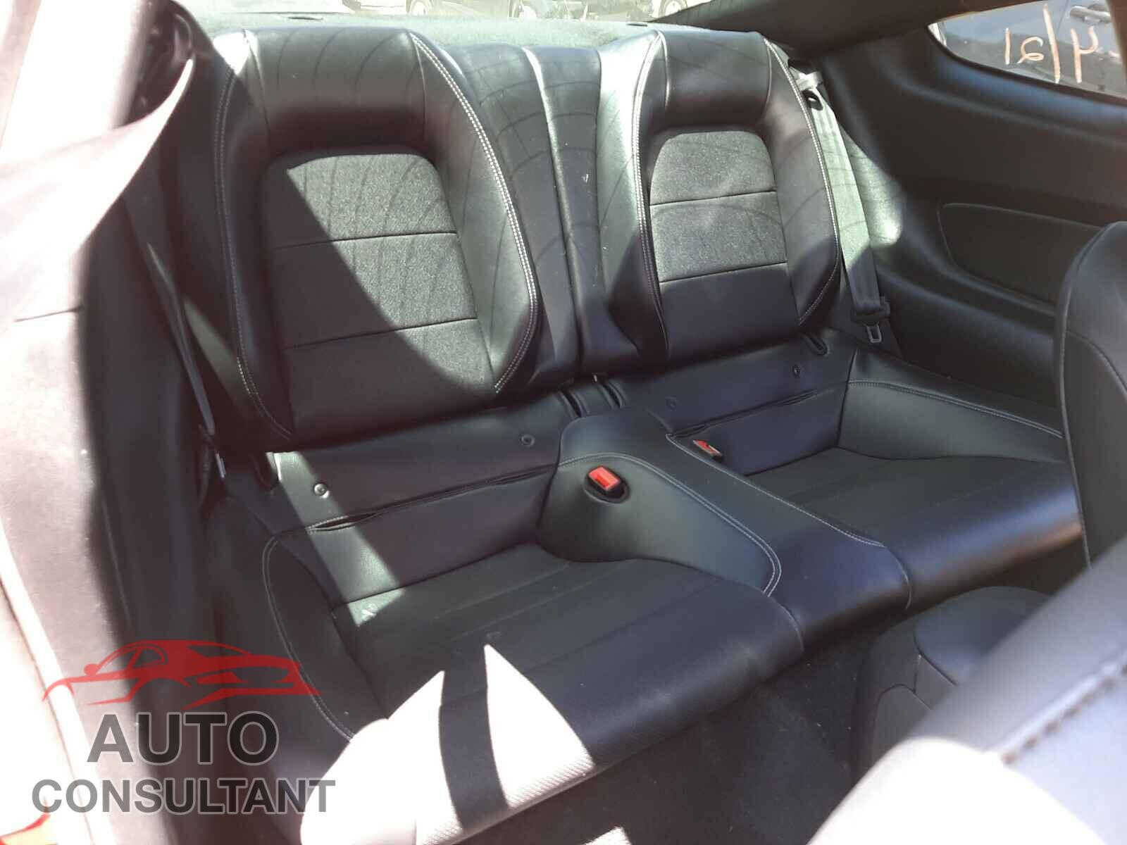 FORD MUSTANG 2019 - 1FA6P8TH2K5134591