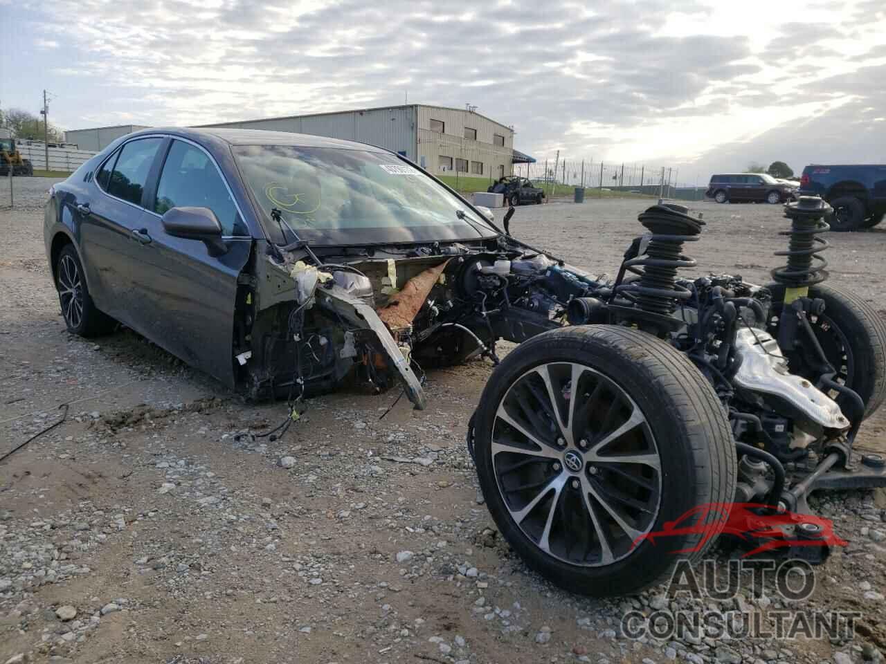TOYOTA CAMRY 2018 - 4T1B11HK4JU028066