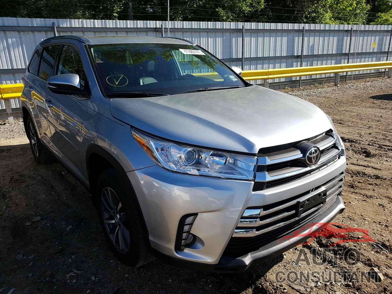 TOYOTA HIGHLANDER 2019 - 5TDJZRFH6KS734282