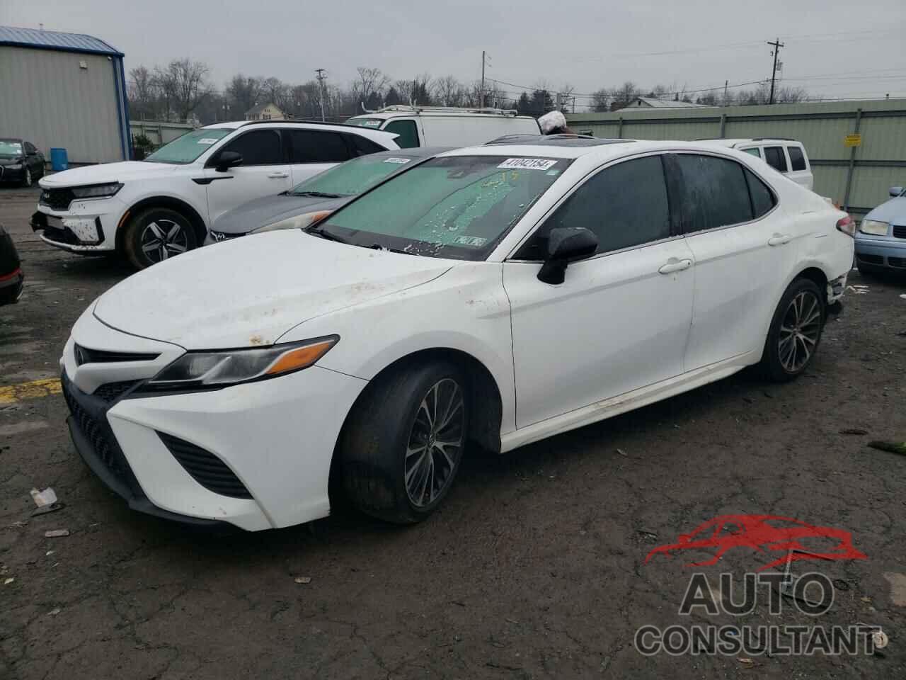 TOYOTA CAMRY 2018 - 4T1B11HK0JU017842