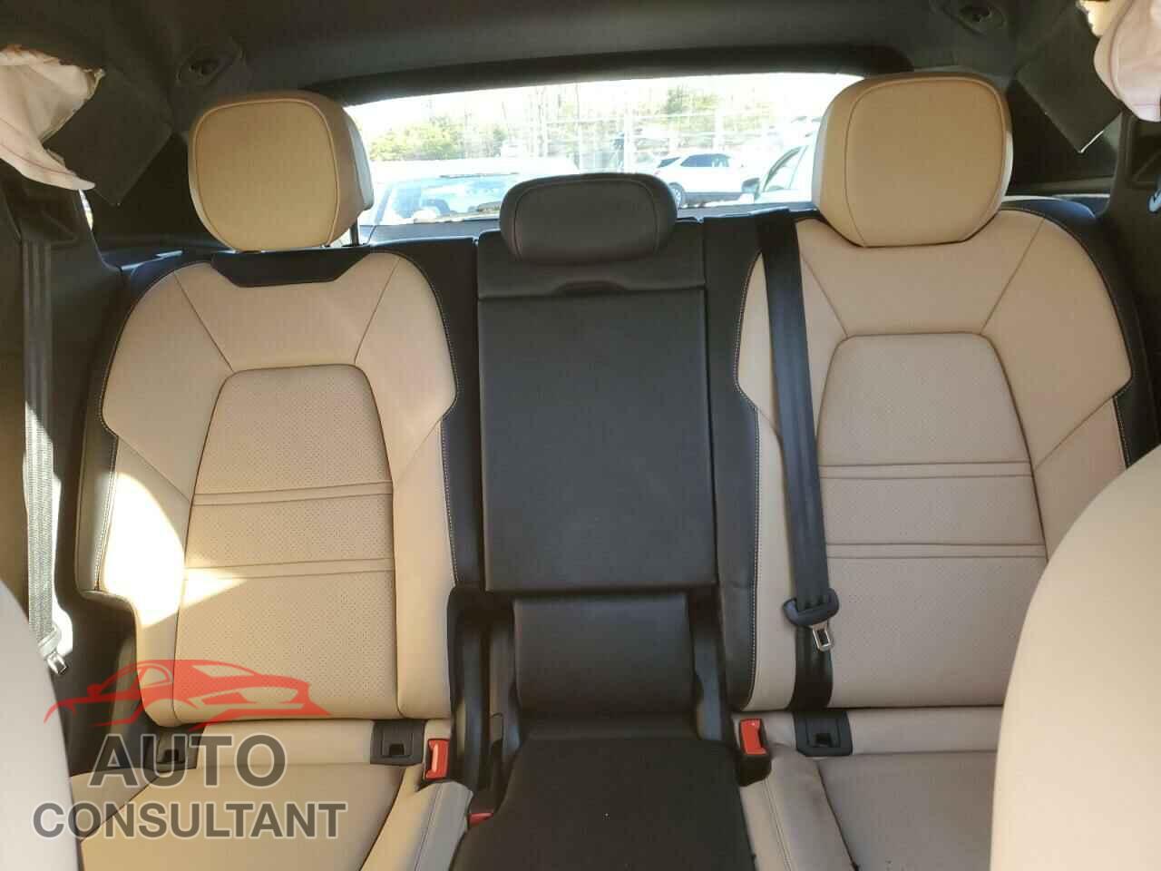 PORSCHE CAYENNE 2024 - WP1AA2AY0RDA11327