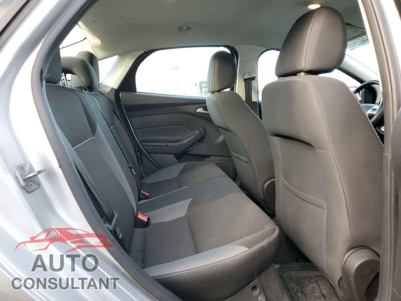 FORD FOCUS 2014 - 1FADP3F25EL120363