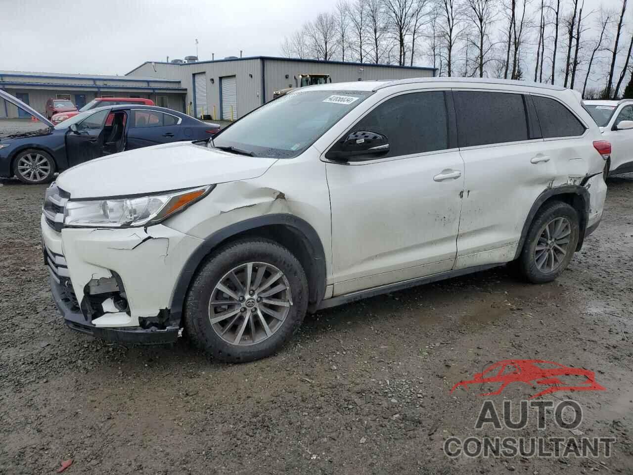 TOYOTA HIGHLANDER 2018 - 5TDJZRFH3JS820003