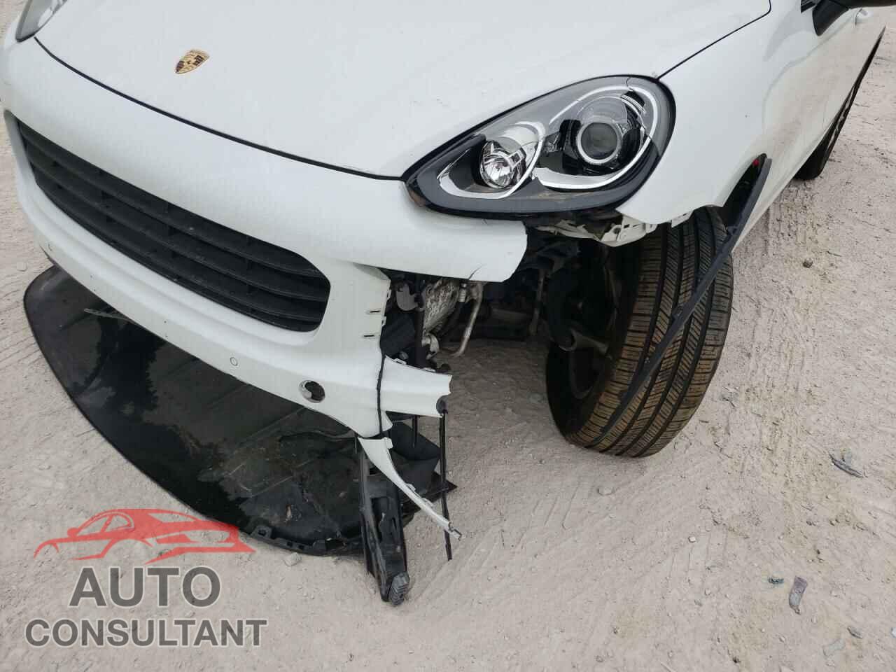 PORSCHE CAYENNE 2016 - WP1AA2A29GKA13095