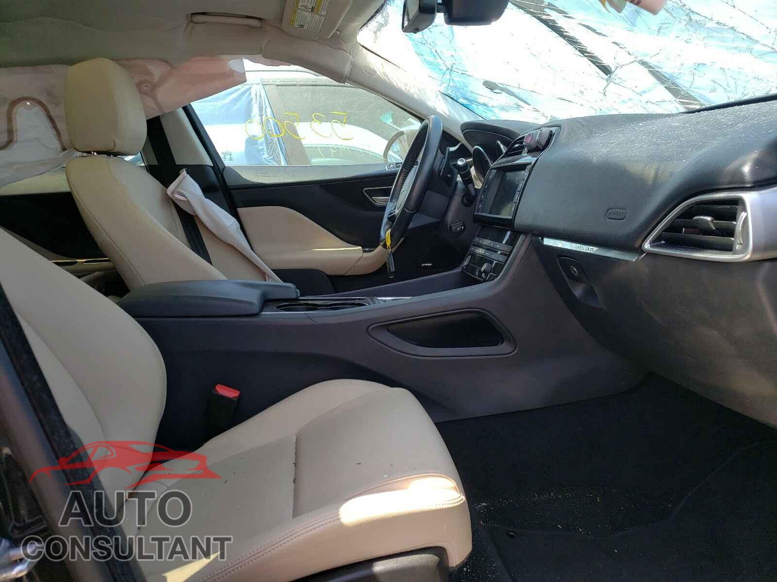 JAGUAR F-PACE 2017 - SADCJ2BV1HA067201