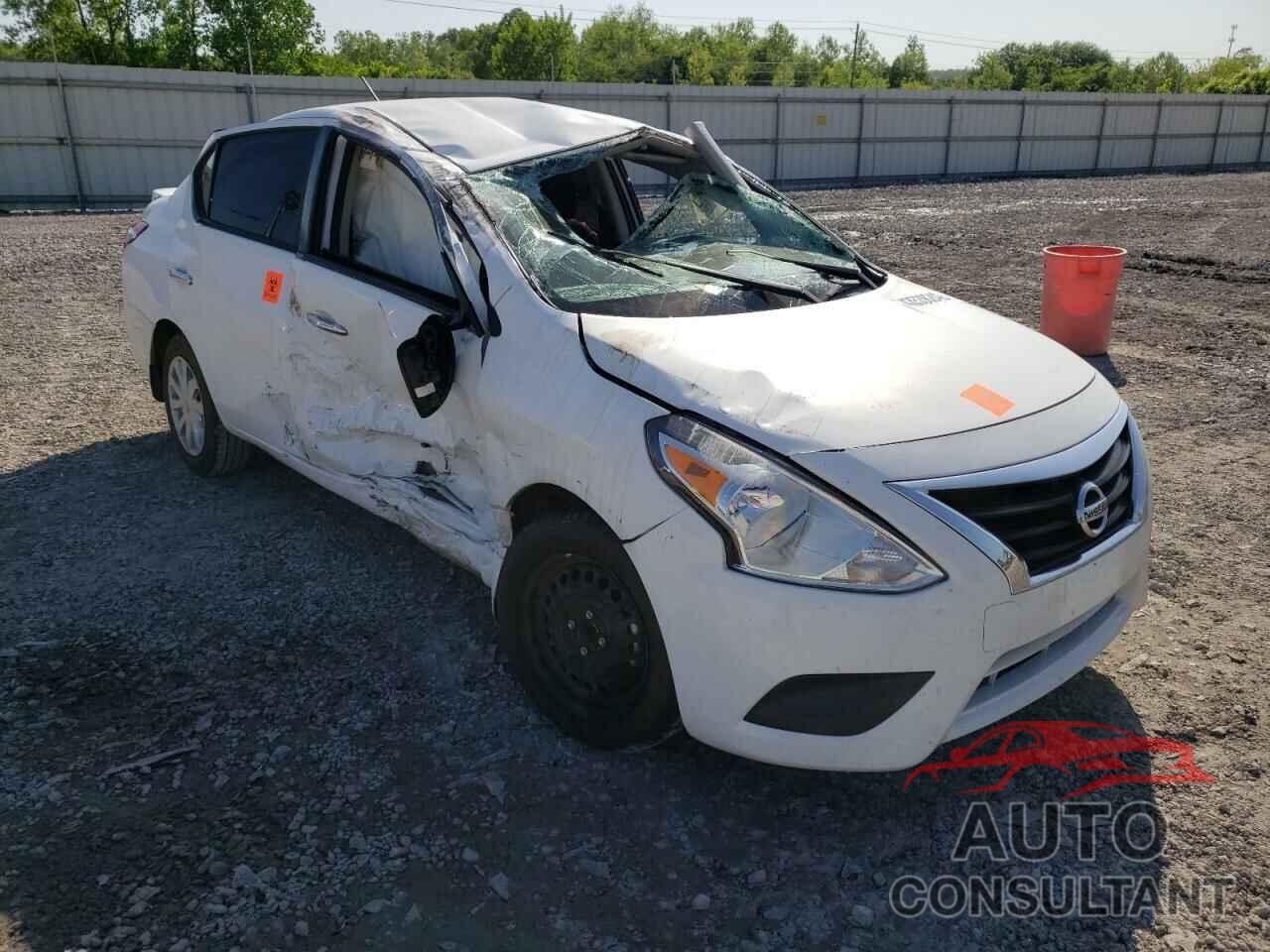 NISSAN VERSA 2019 - 3N1CN7AP1KL809468