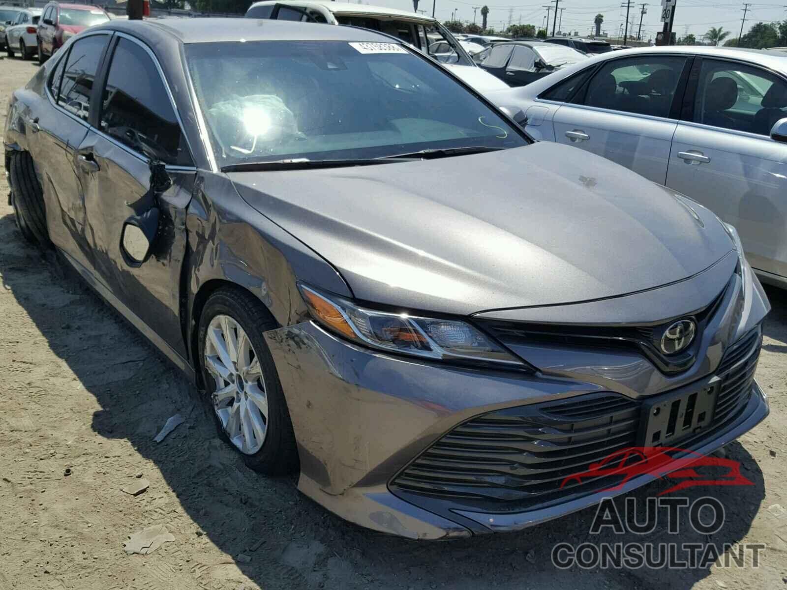 TOYOTA CAMRY 2018 - 4T1B11HK2JU095491