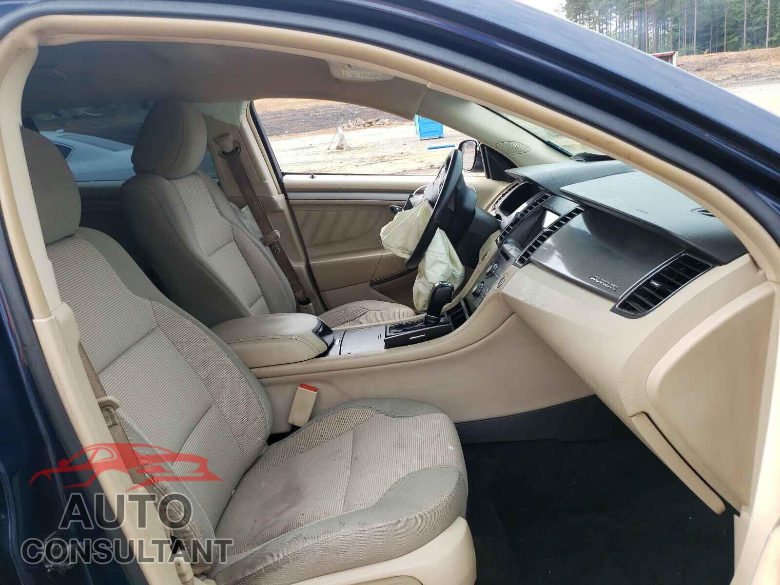 FORD TAURUS 2017 - 1FAHP2E84HG112026