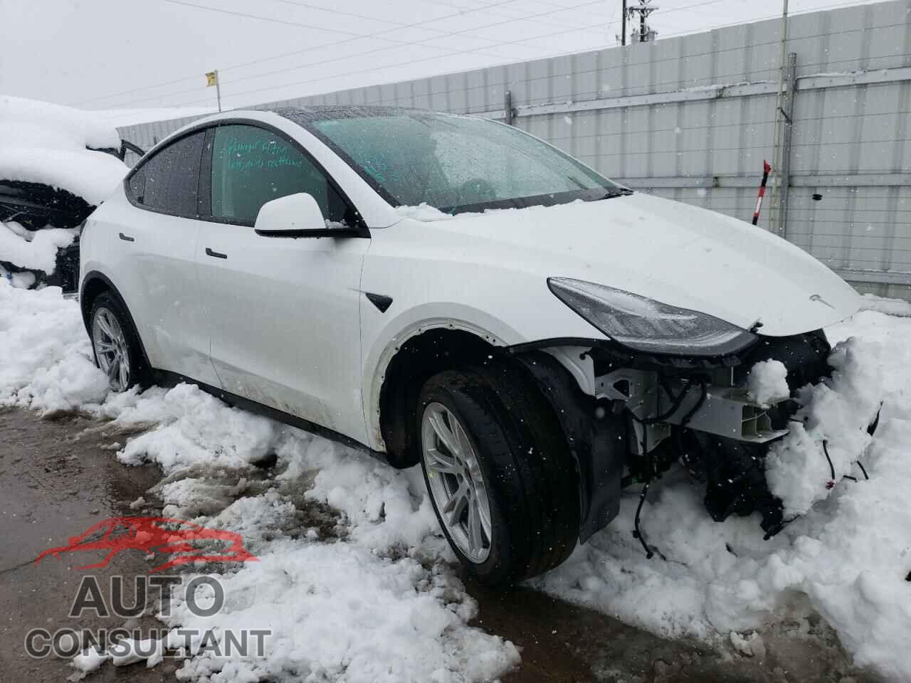 TESLA MODEL Y 2021 - 5YJYGAEE3MF295014