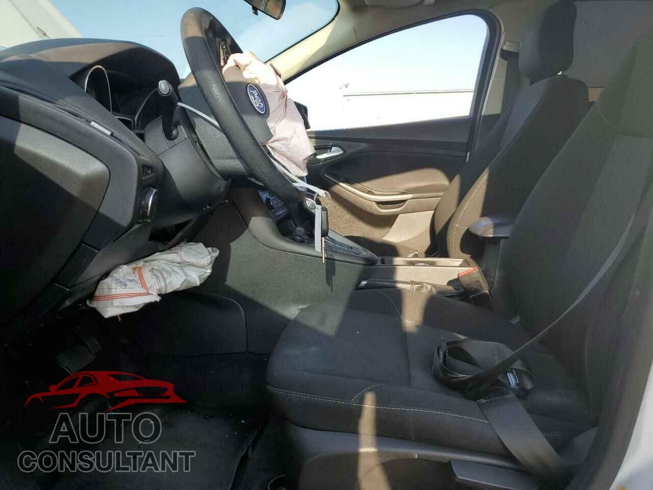 FORD FOCUS 2018 - 1FADP3M27JL213480