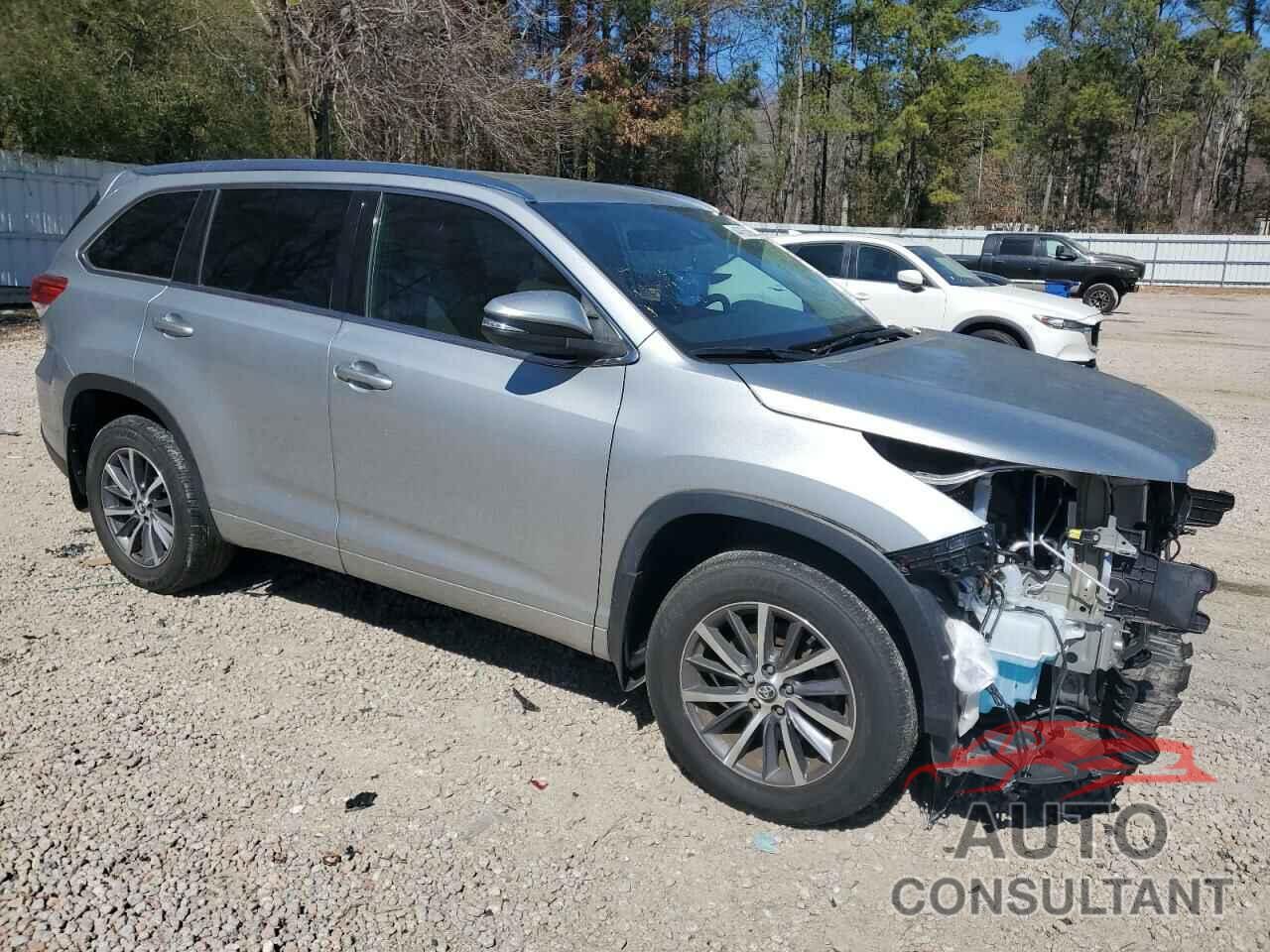TOYOTA HIGHLANDER 2018 - 5TDJZRFH5JS857148