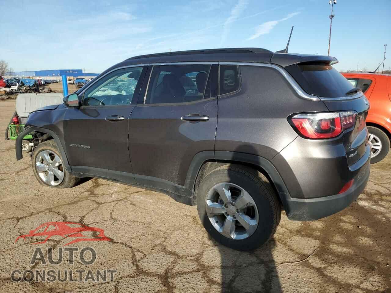 JEEP COMPASS 2018 - 3C4NJDBB4JT131476