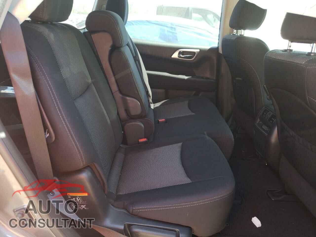 NISSAN PATHFINDER 2017 - 5N1DR2MM9HC610095