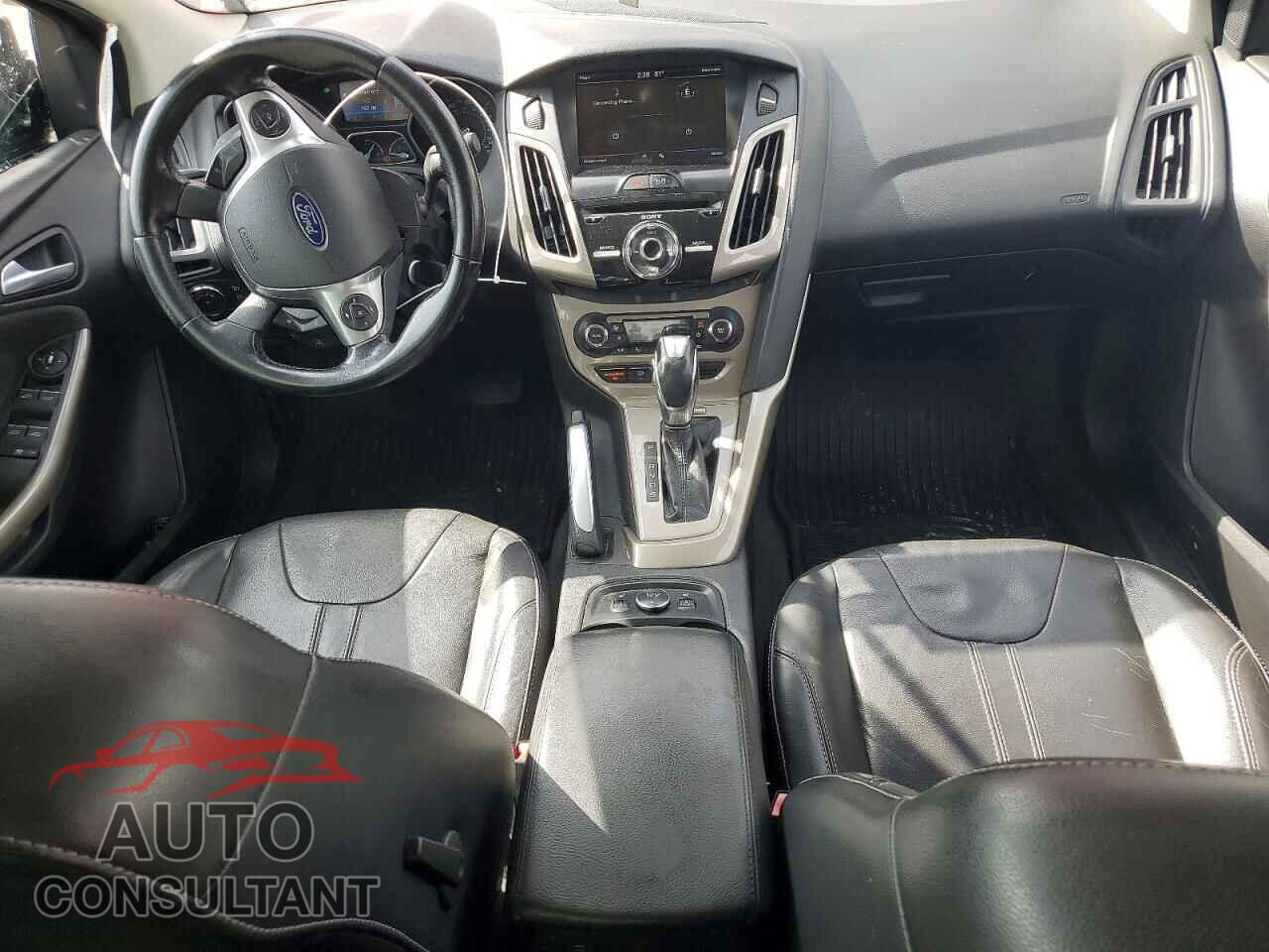 FORD FOCUS 2012 - 1FAHP3H24CL256527