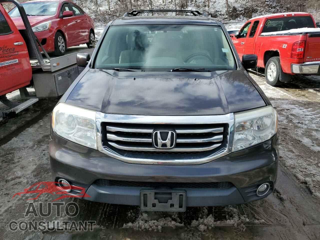 HONDA PILOT 2013 - 5FNYF4H51DB010035