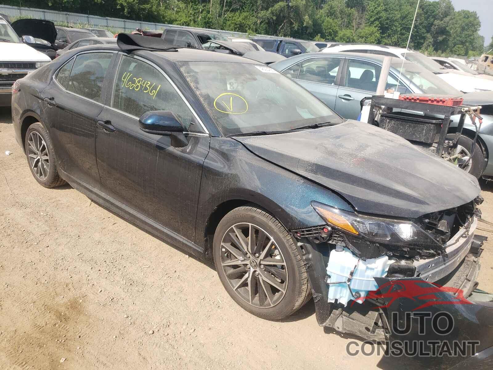 TOYOTA CAMRY 2021 - 4T1G11BK1MU031879