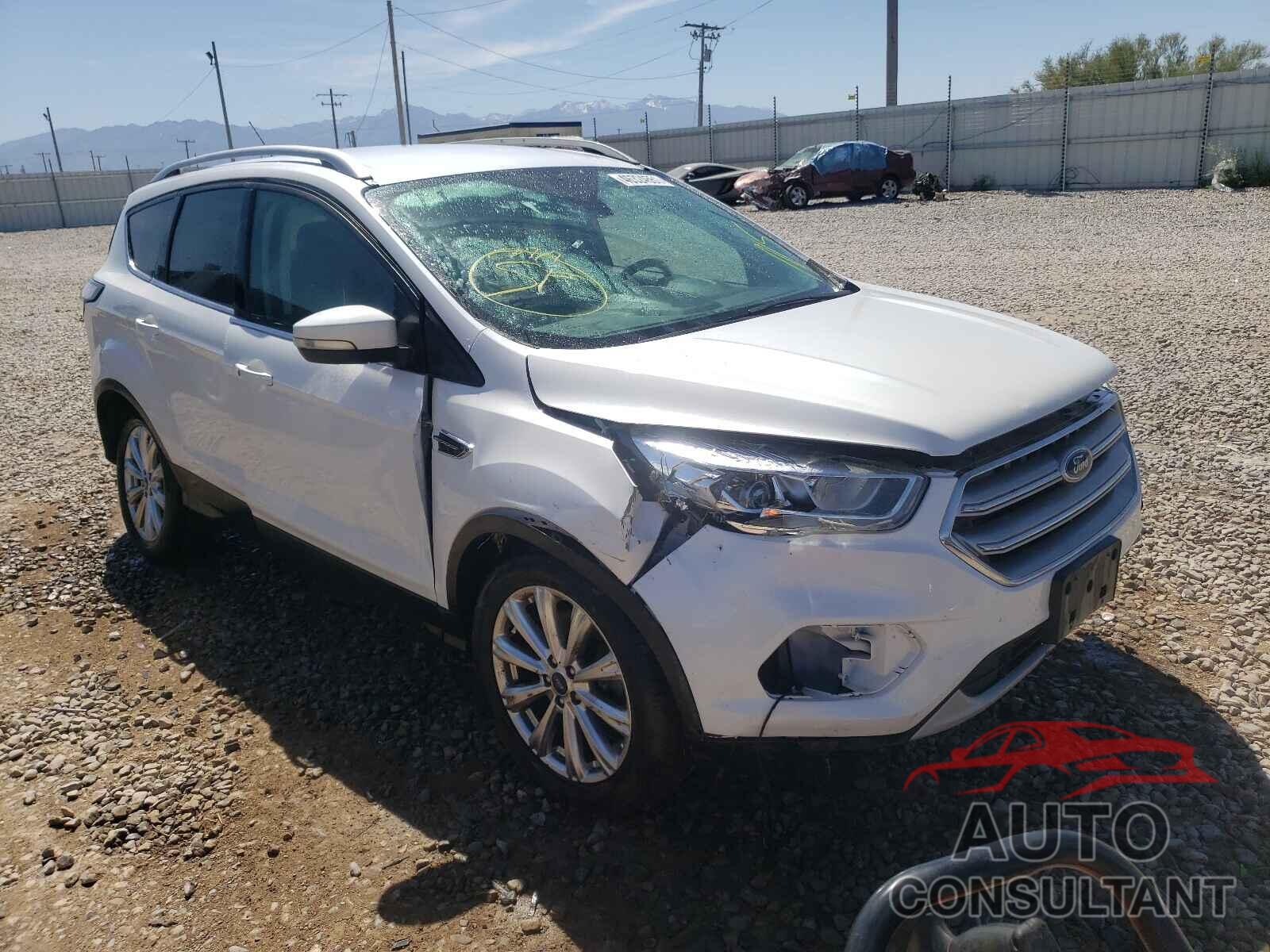 FORD ESCAPE 2017 - 1FMCU9J95HUA95917