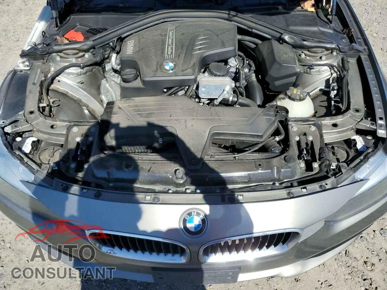 BMW 3 SERIES 2016 - WBA8E1G54GNU10516