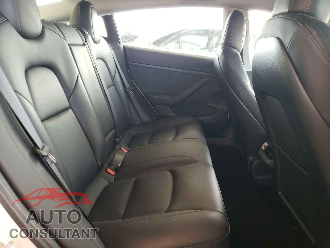 TESLA MODEL 3 2023 - 5YJ3E1EA5PF450082