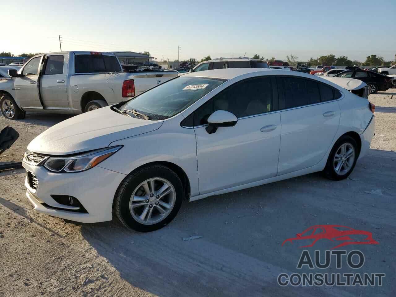 CHEVROLET CRUZE 2017 - 1G1BE5SM0H7225277