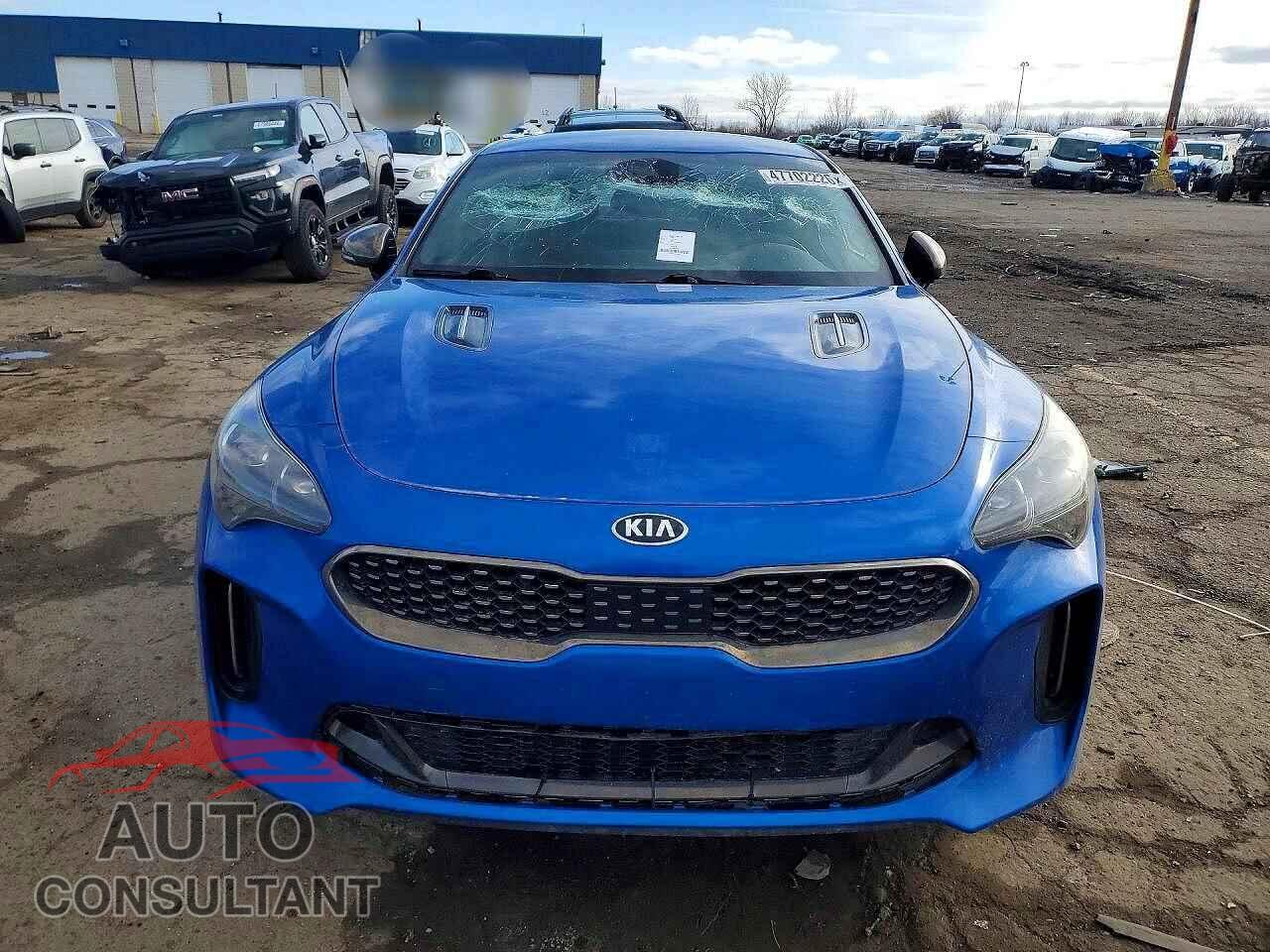 KIA STINGER 2018 - KNAE35LC4J6011885