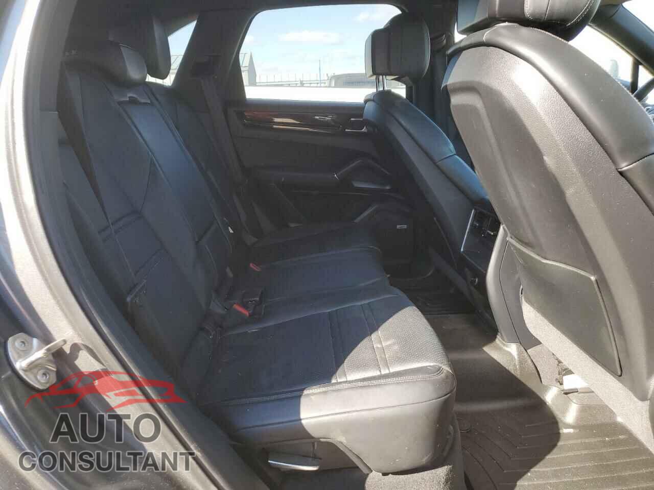 PORSCHE CAYENNE 2019 - WP1AA2AY2KDA18155