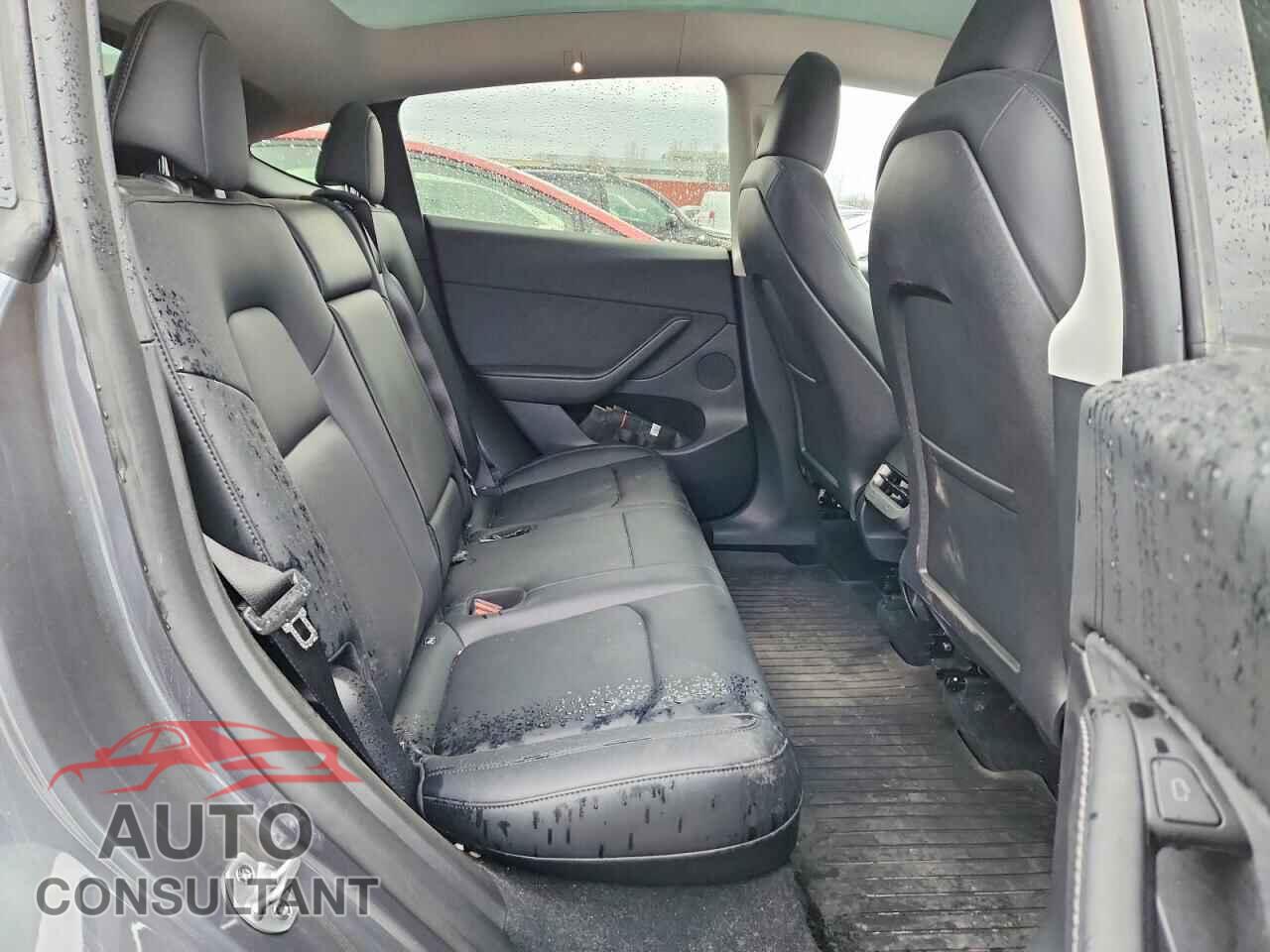 TESLA MODEL Y 2023 - LRWYGDFD0PC222639