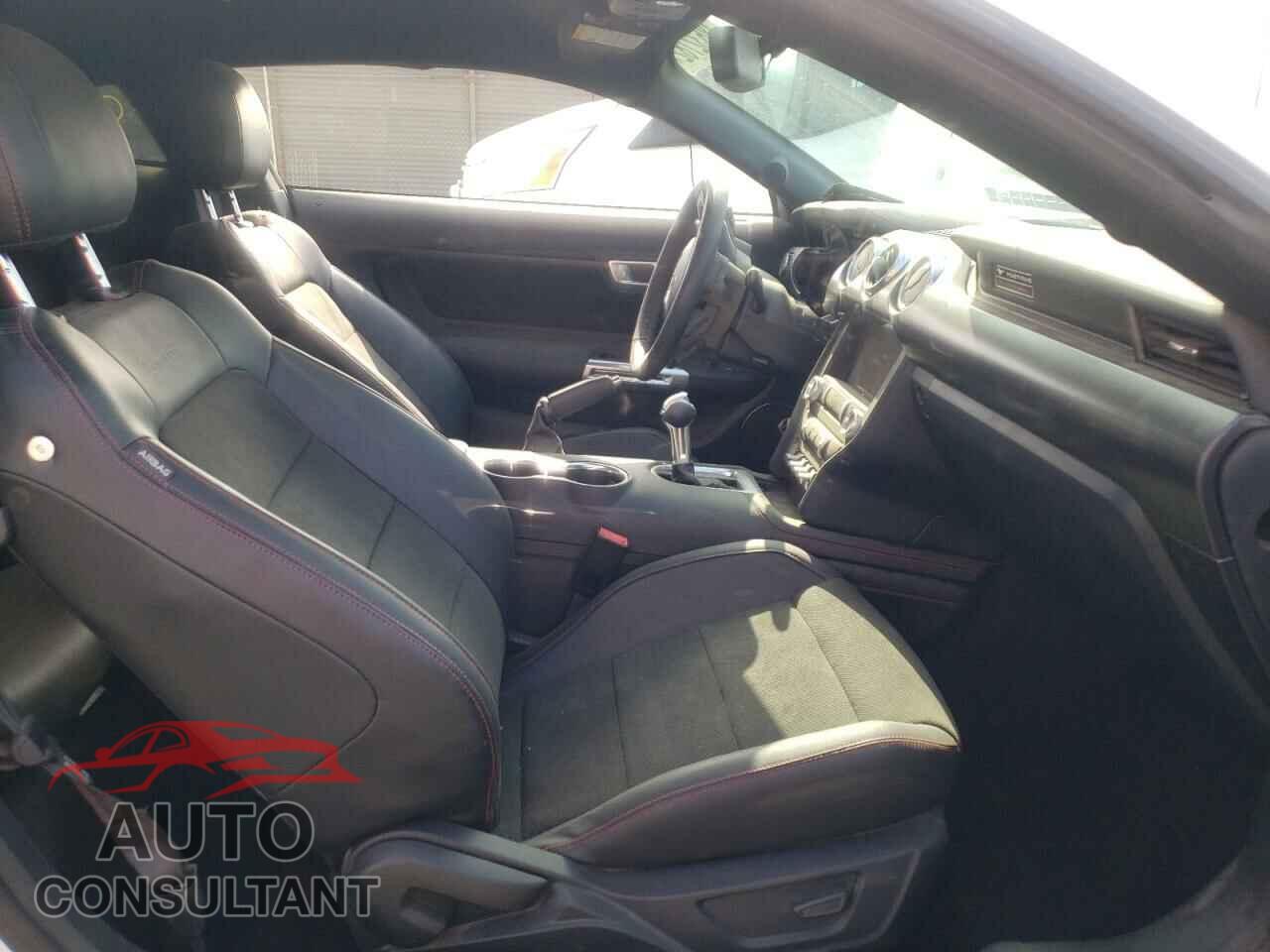 FORD MUSTANG 2020 - 1FA6P8CF8L5190437