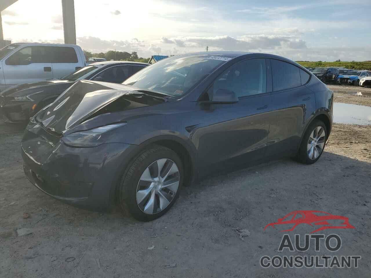 TESLA MODEL Y 2023 - 7SAYGDEEXPA170453