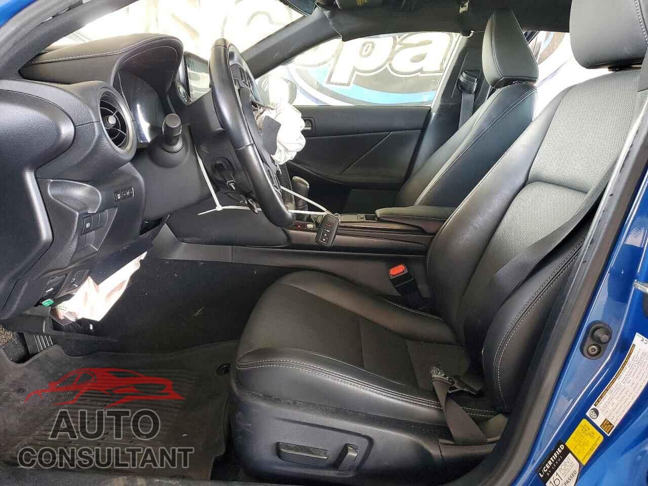 LEXUS IS 2021 - JTHCA1D24M5112965