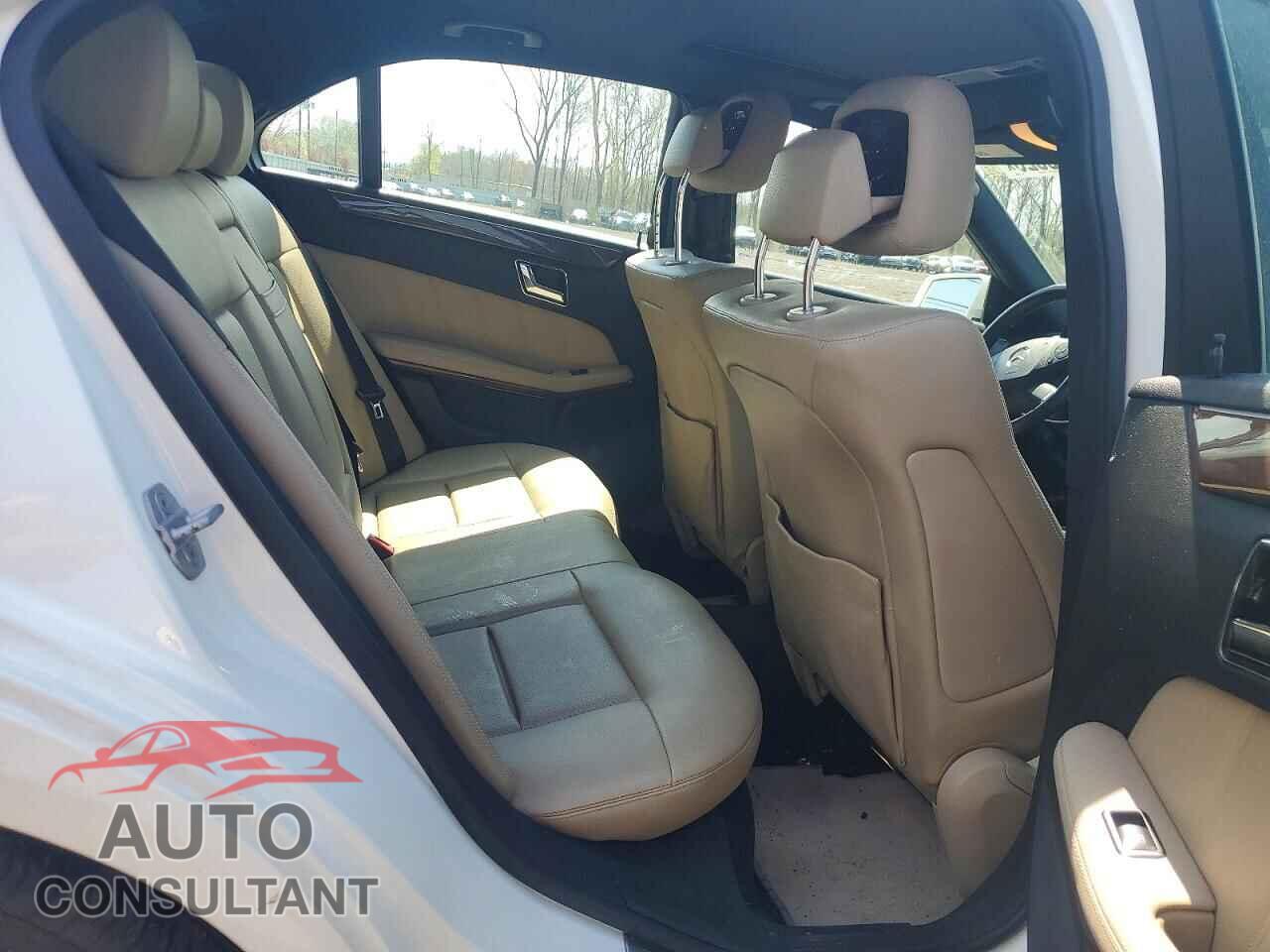 MERCEDES-BENZ E-CLASS 2011 - WDDHF8HB4BA366343