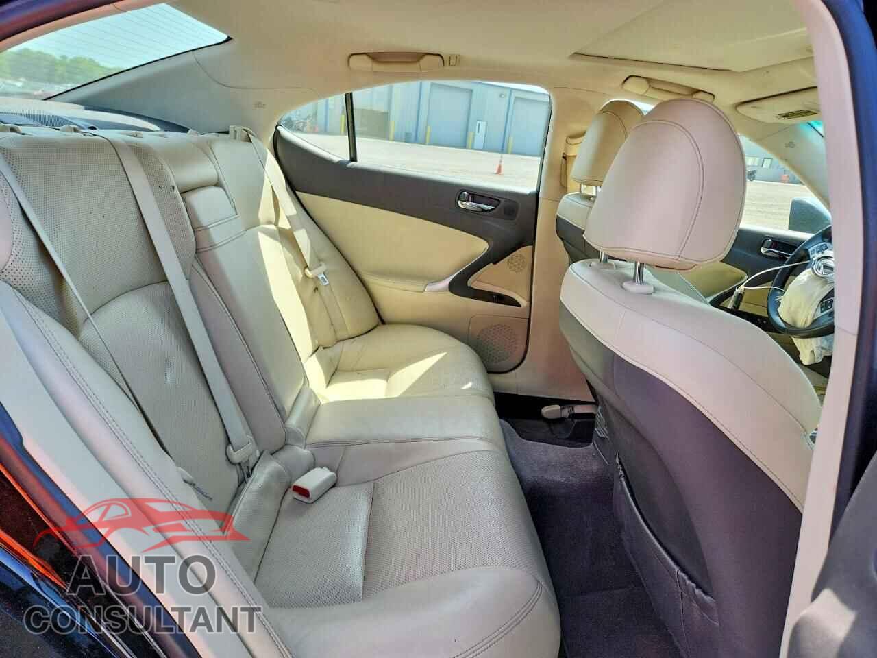 LEXUS IS 2012 - JTHBF5C28C5158058