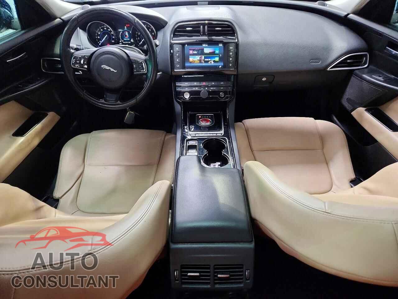 JAGUAR XE 2017 - SAJAR4BG9HA972795