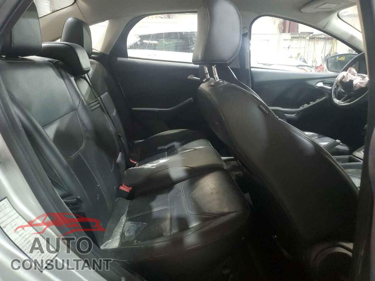 FORD FOCUS 2016 - 1FADP3F26GL339917