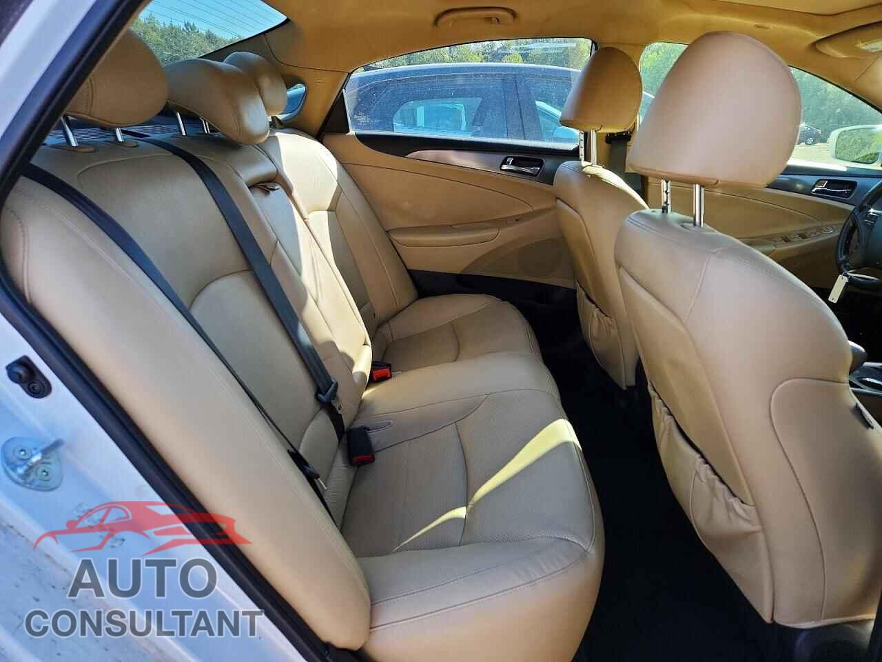 HYUNDAI SONATA 2014 - KMHEC4A48EA105596