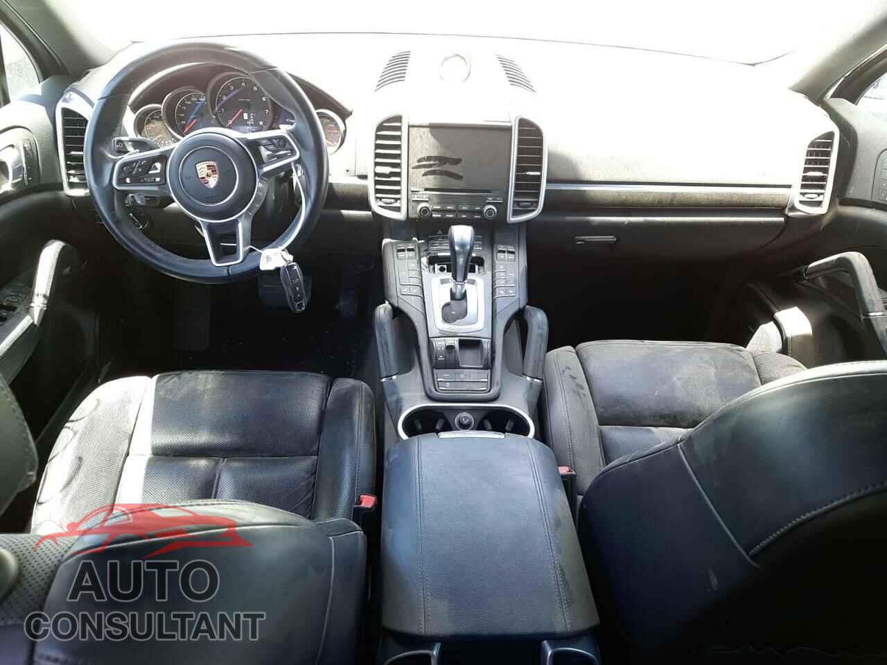 PORSCHE CAYENNE 2017 - WP1AA2A25HKA88121