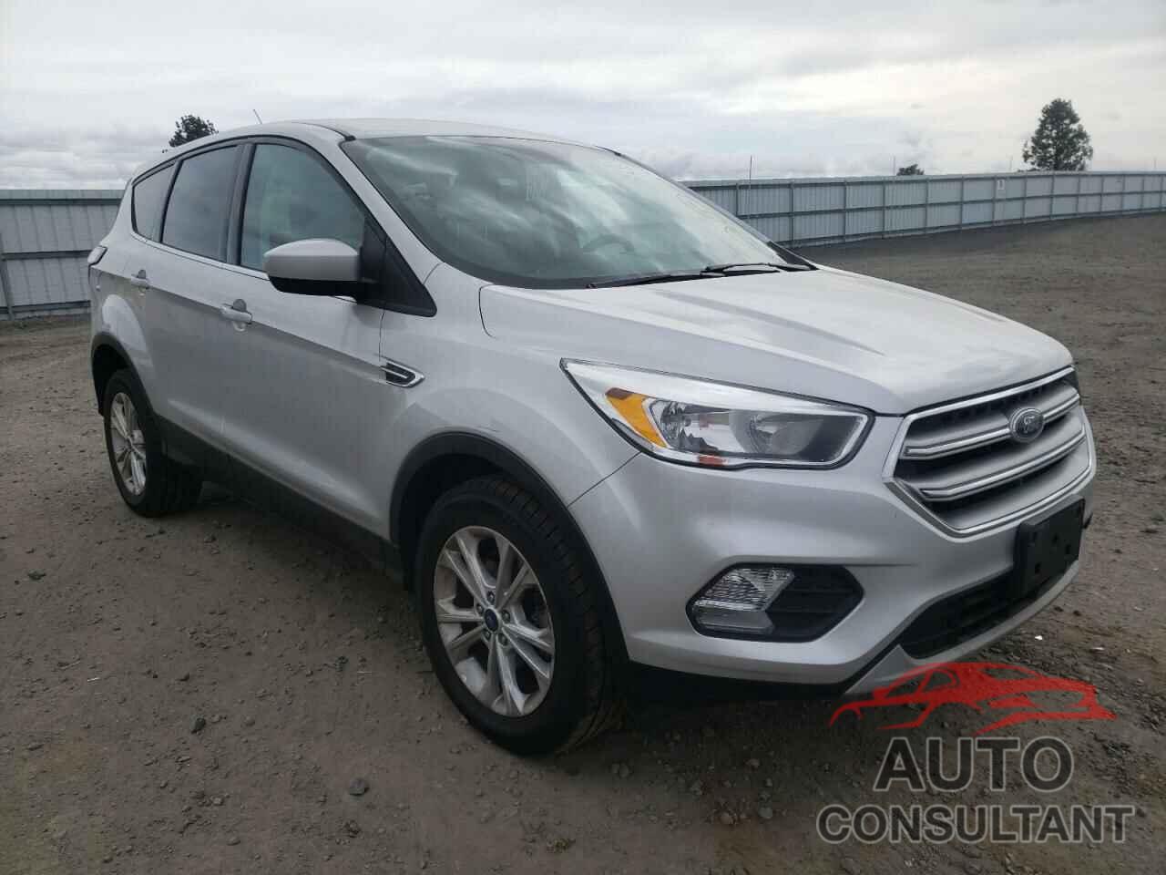 FORD ESCAPE 2017 - 1FMCU9GD1HUD66225