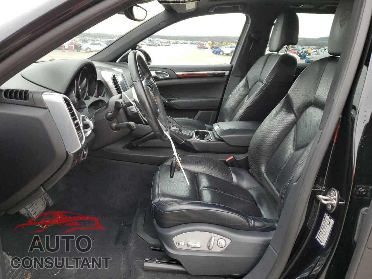 PORSCHE CAYENNE 2017 - WP1AA2A24HKA85789