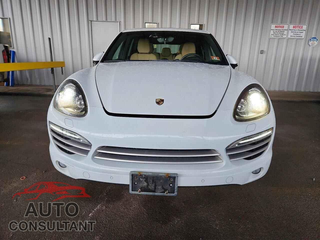 PORSCHE CAYENNE 2014 - WP1AF2A28ELA44556