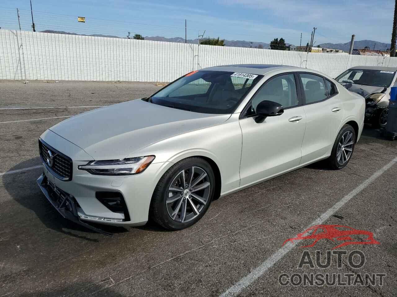 VOLVO S60 B5 MOM 2022 - 7JRL12TZ1NG162669