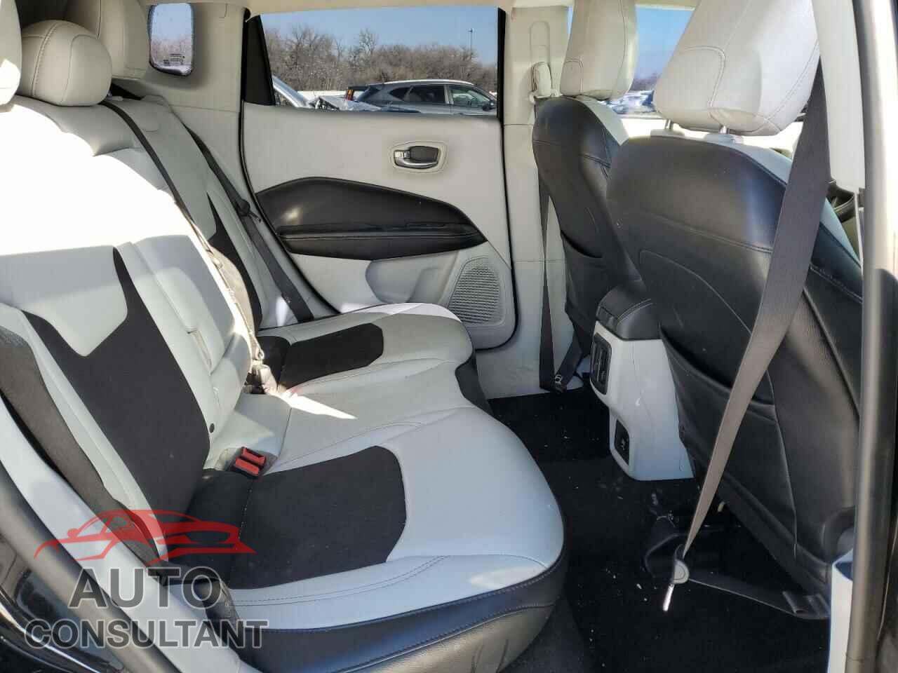 JEEP COMPASS 2017 - 3C4NJDBB9HT680018